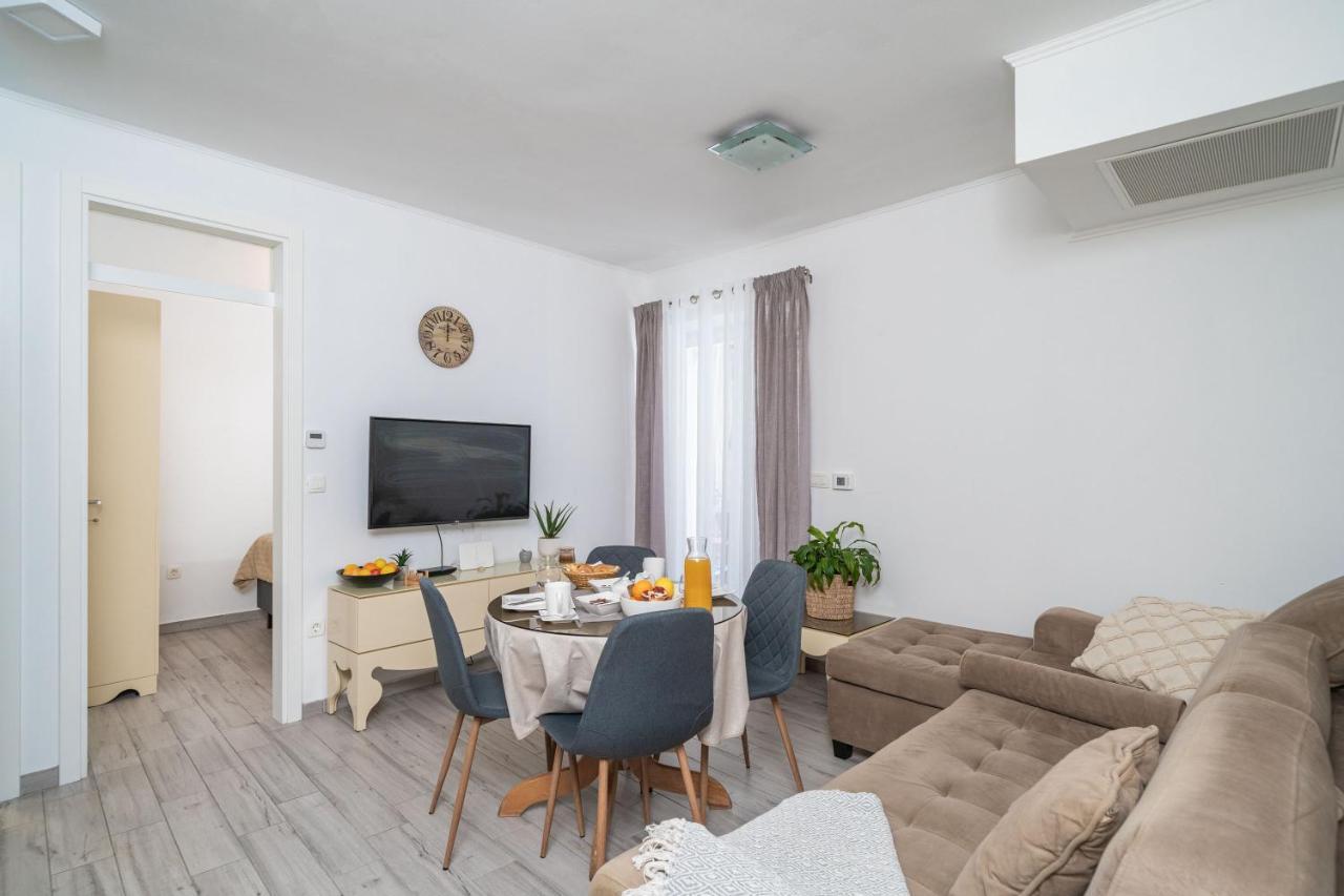 Rooms&apartments Tomic Ston